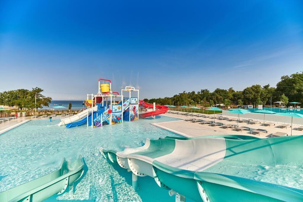 Panorama Mobile Homes In Camping Park Umag Bagian luar foto