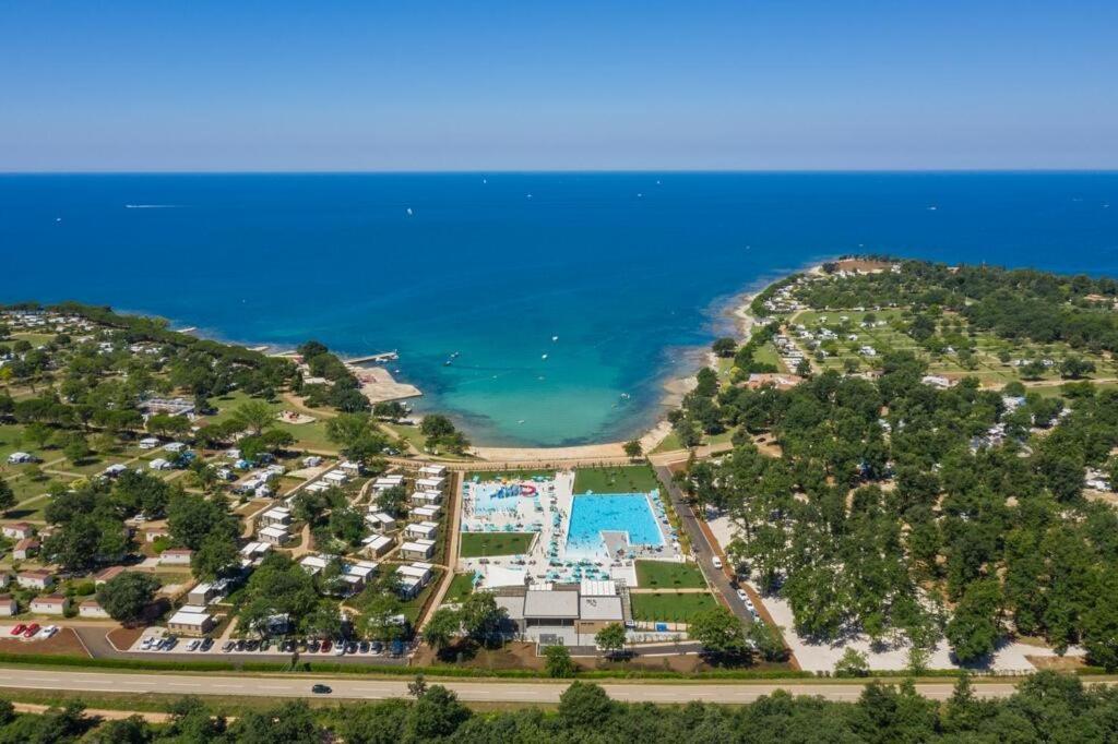 Panorama Mobile Homes In Camping Park Umag Bagian luar foto